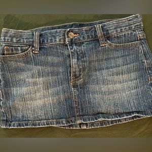 New Brandy Melville mini skirt